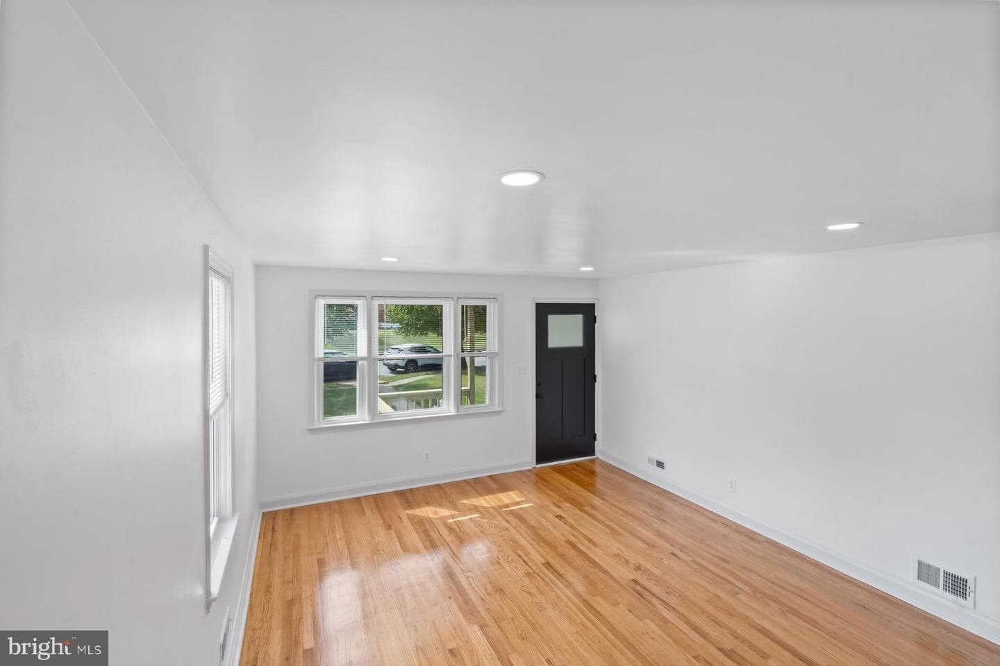 5301 Todd Avenue photo 26