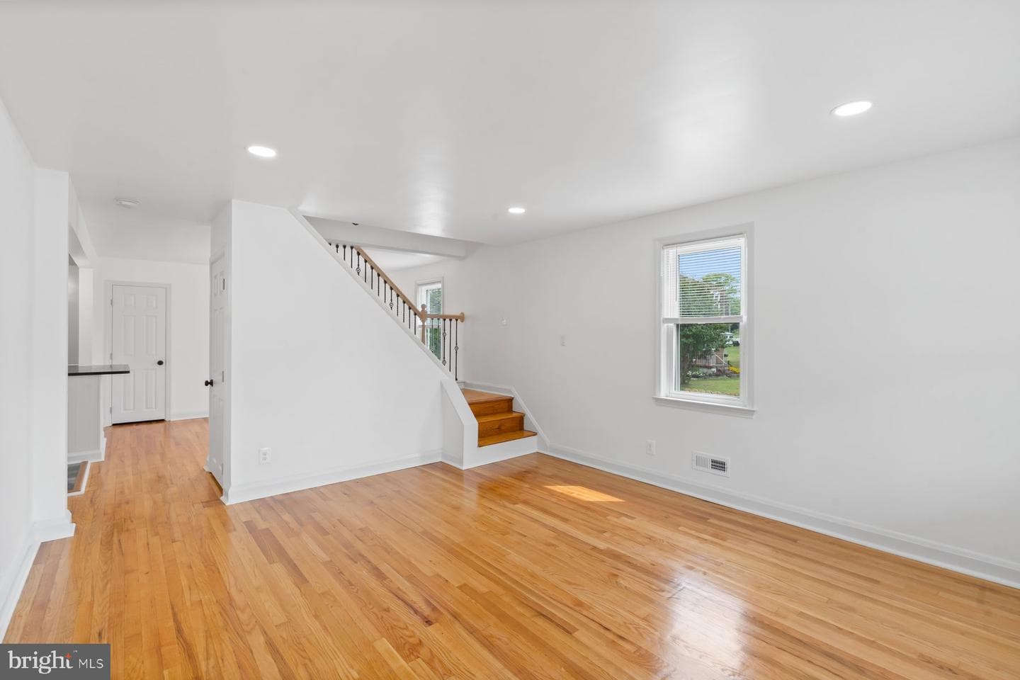 5301 Todd Avenue photo 4