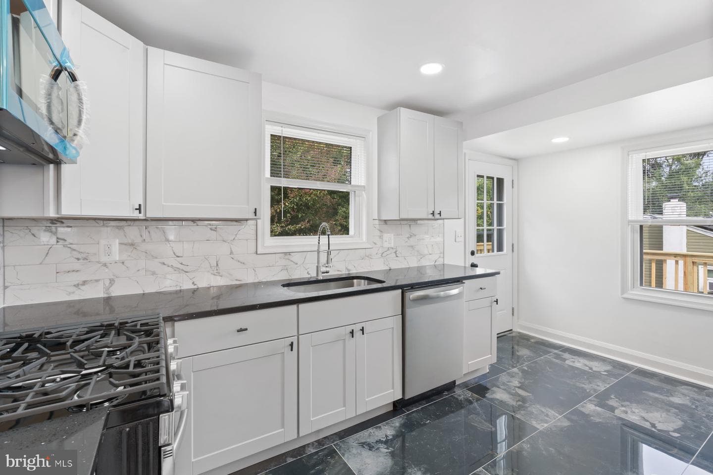 5301 Todd Avenue photo 8