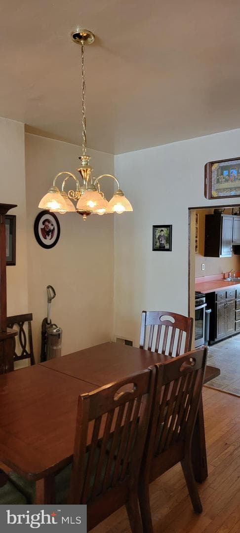 3229 Foster Avenue photo 9