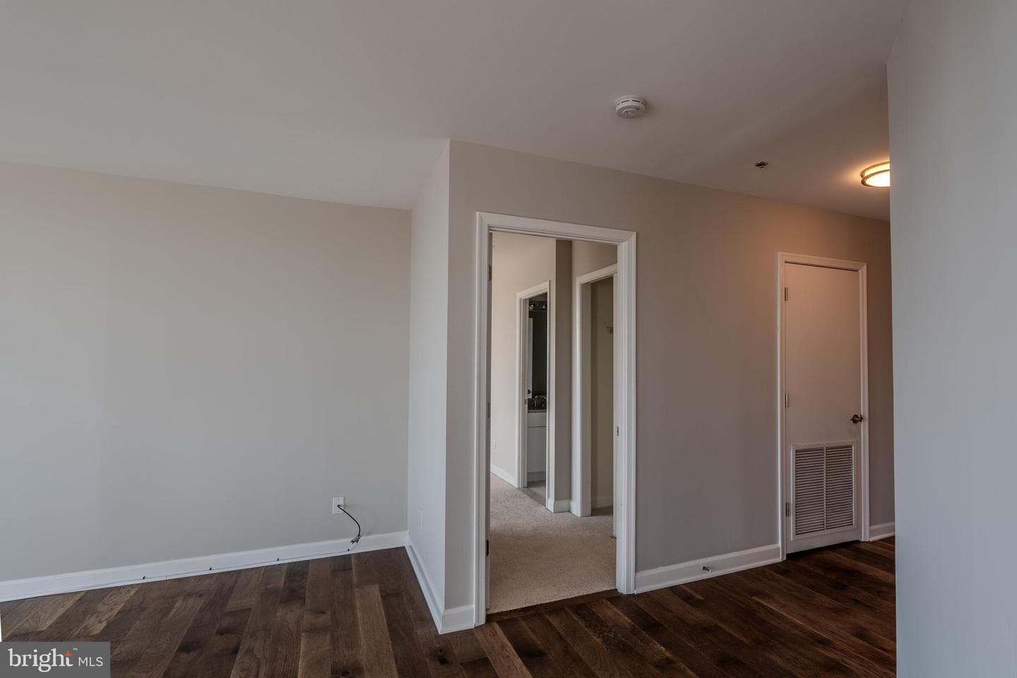 100 Harborview Drive #302 photo 24