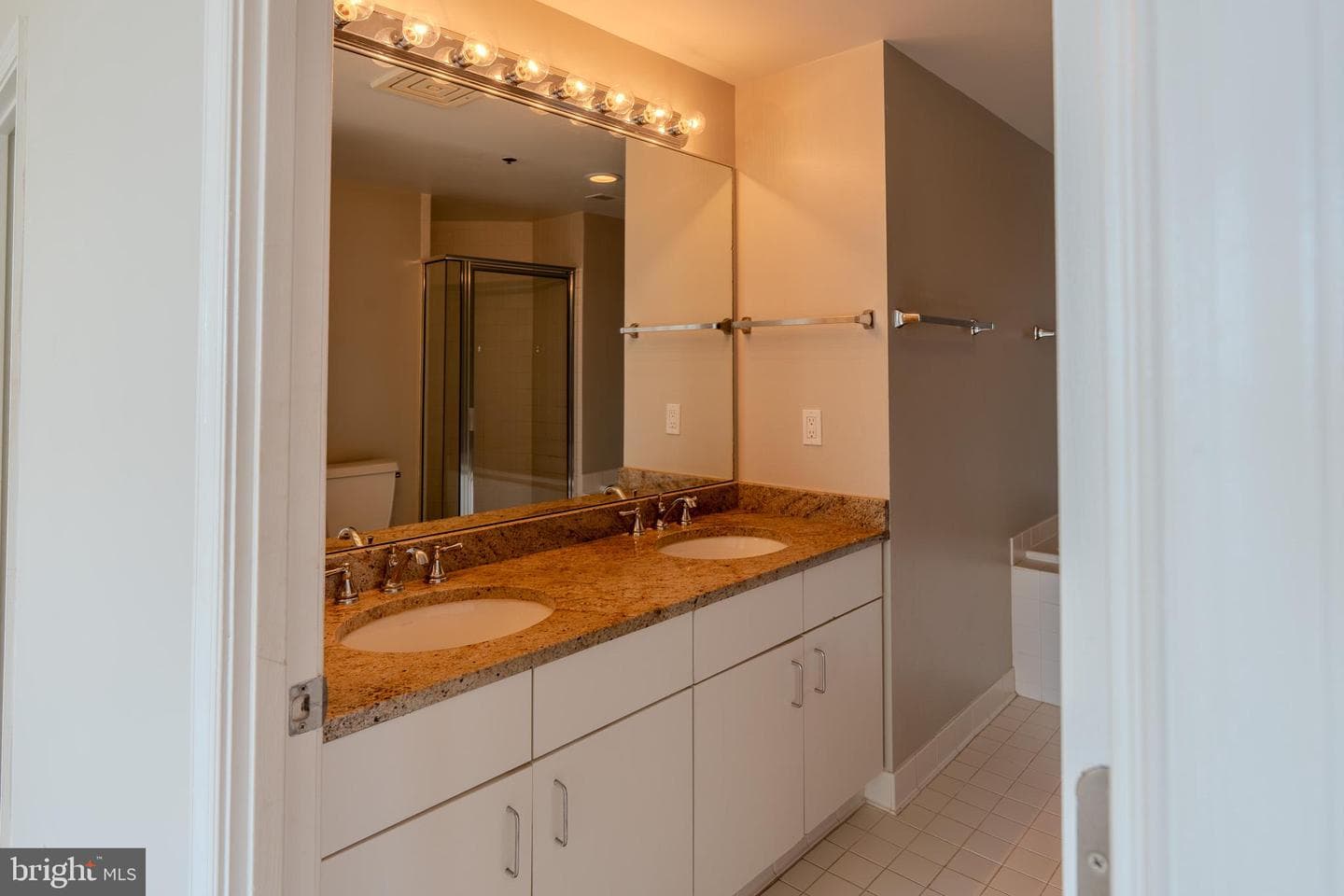 100 Harborview Drive #302 photo 27