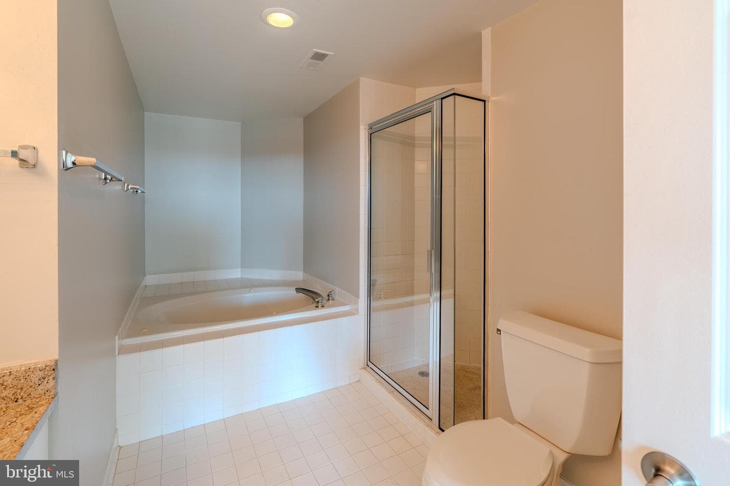 100 Harborview Drive #302 photo 28