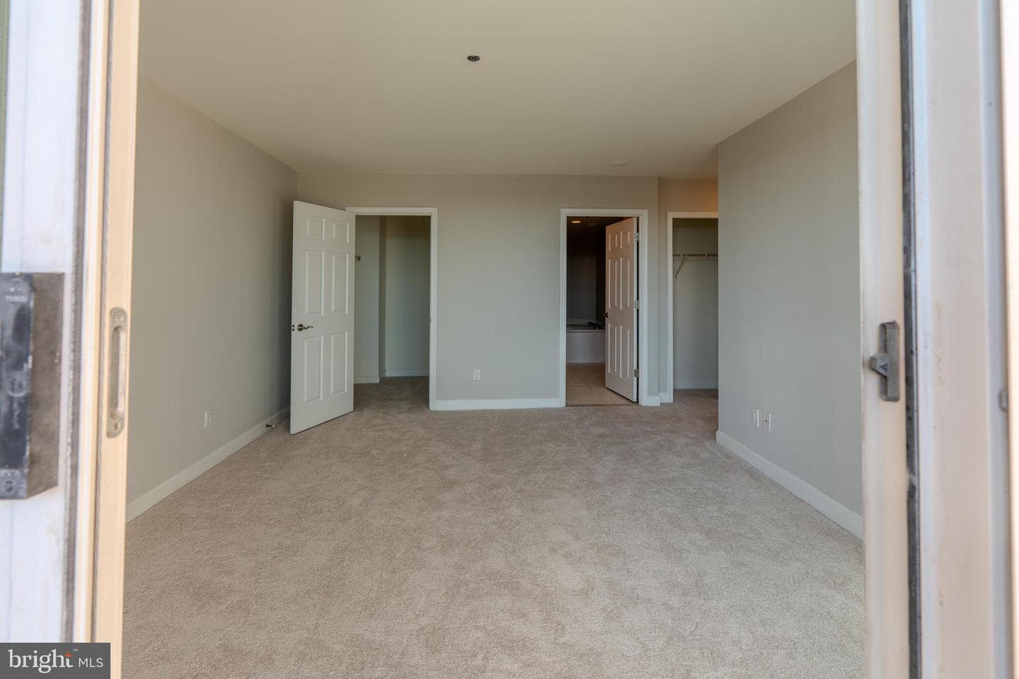 100 Harborview Drive #302 photo 31
