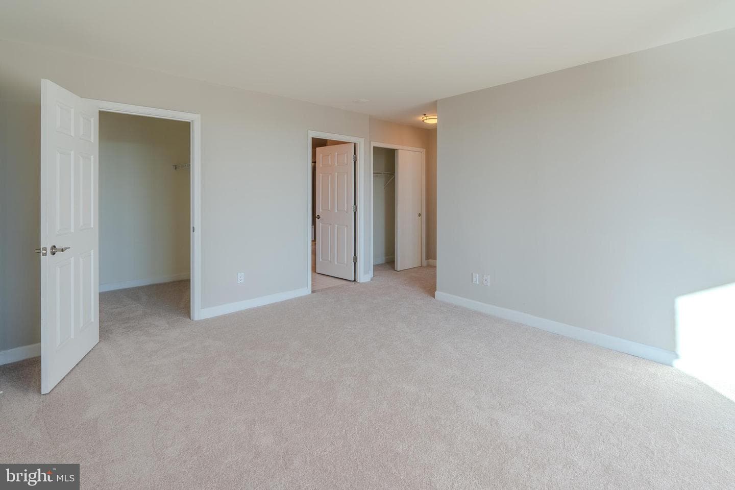 100 Harborview Drive #302 photo 33