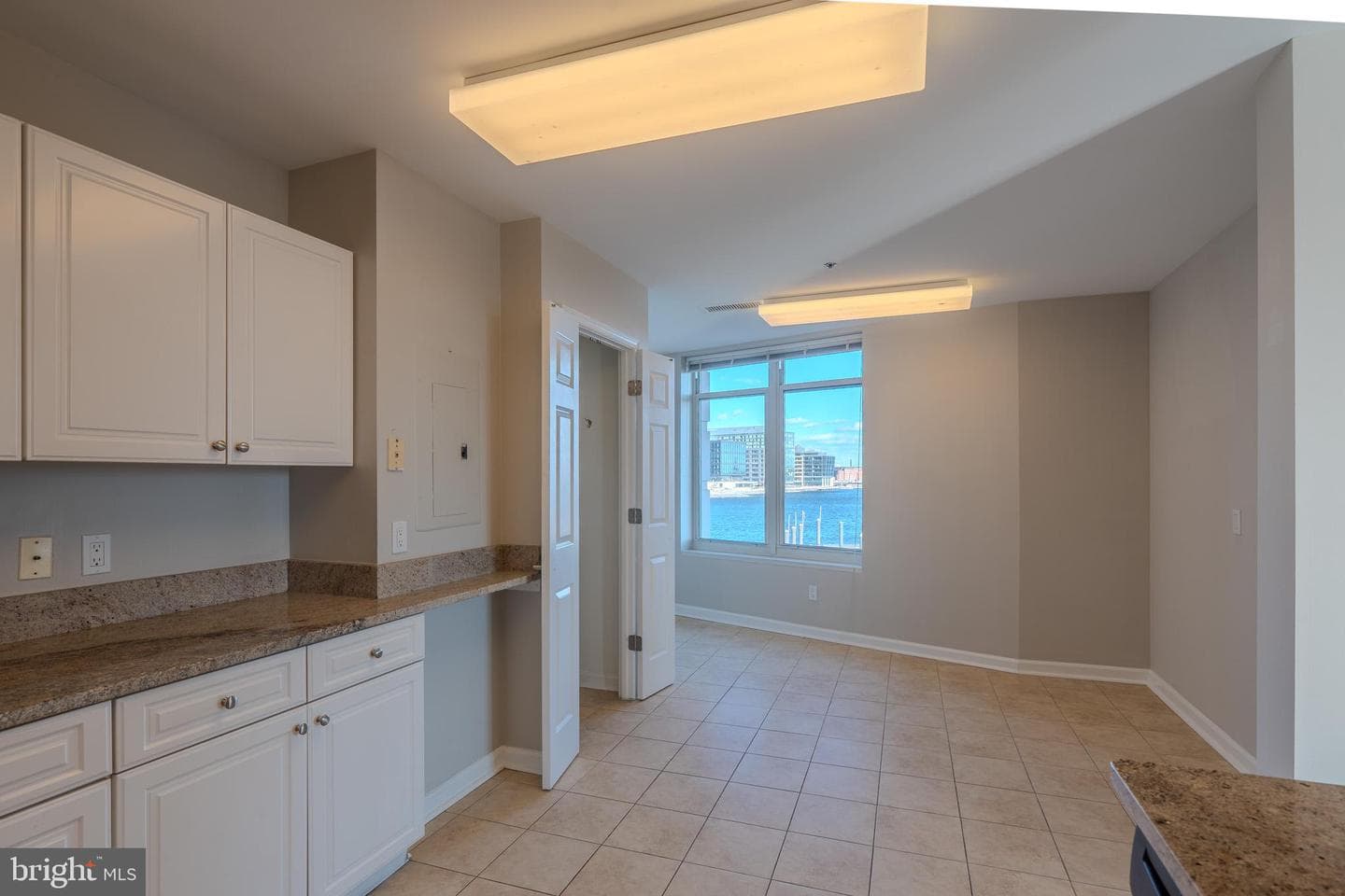 100 Harborview Drive #302 photo 38