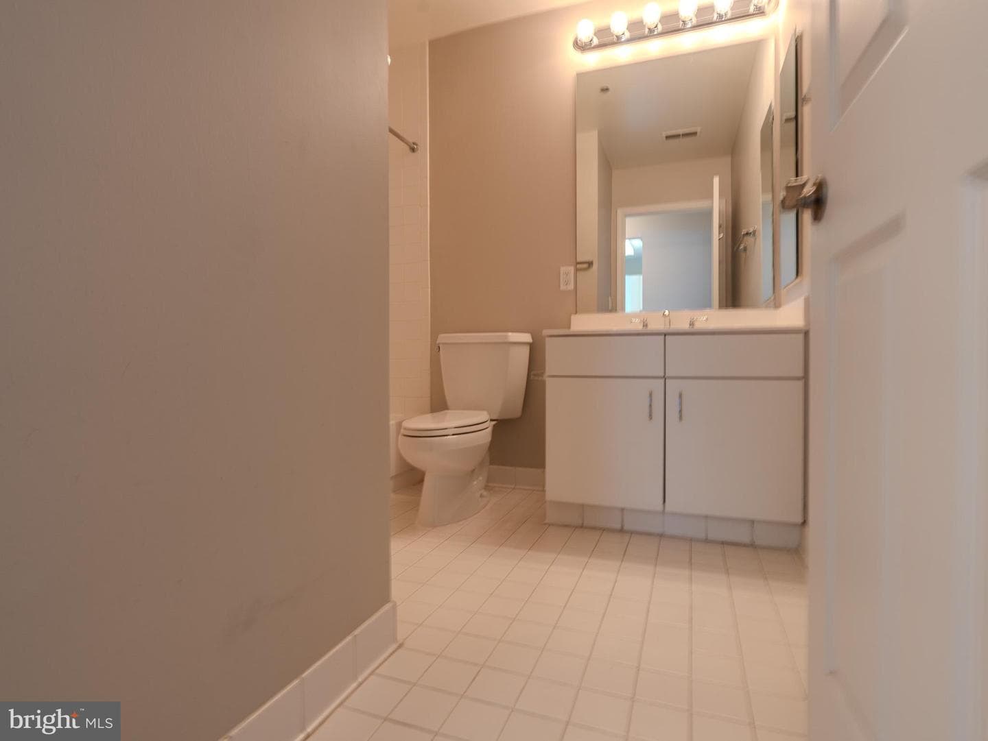100 Harborview Drive #302 photo 45