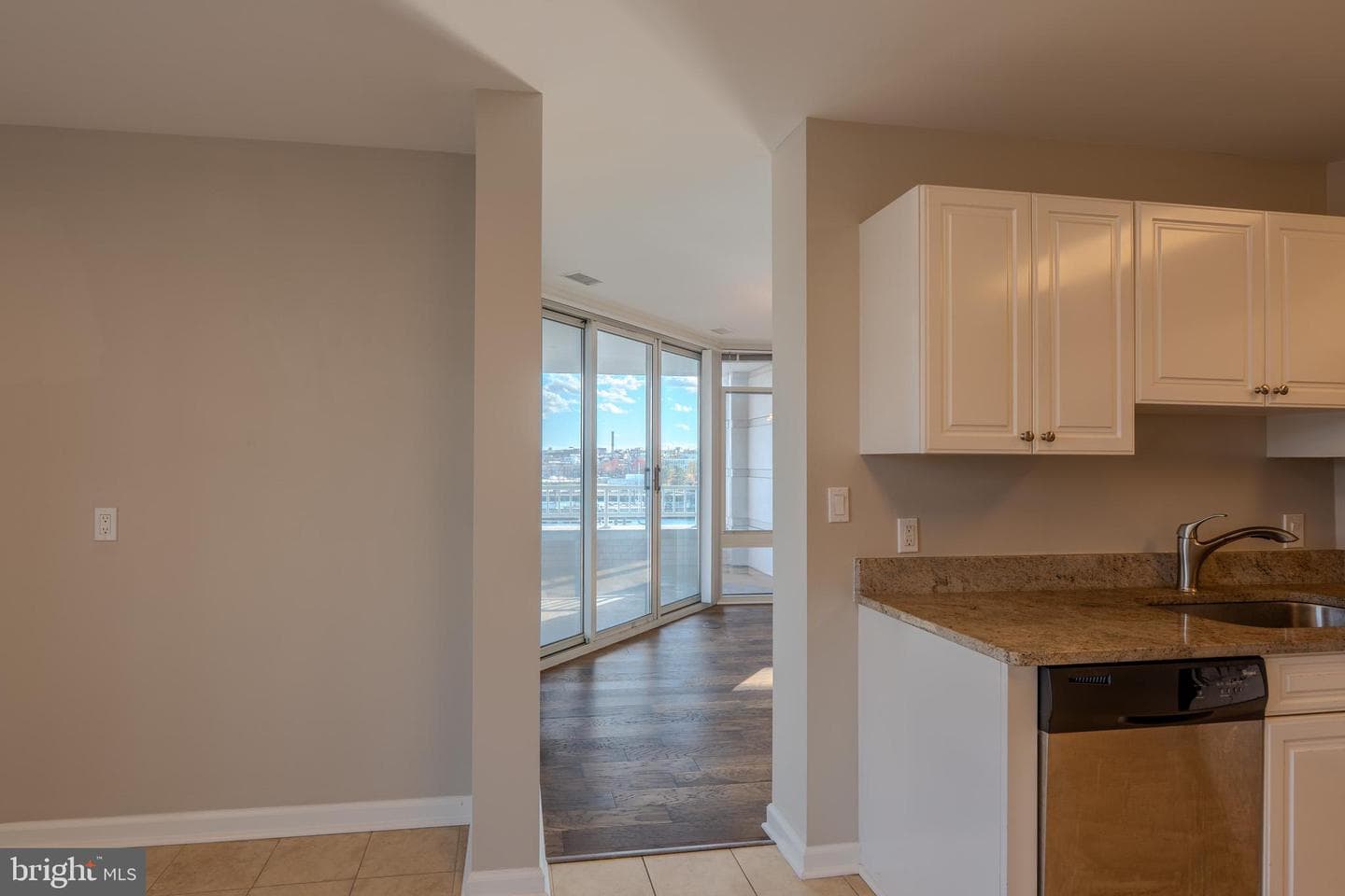 100 Harborview Drive #302 photo 48
