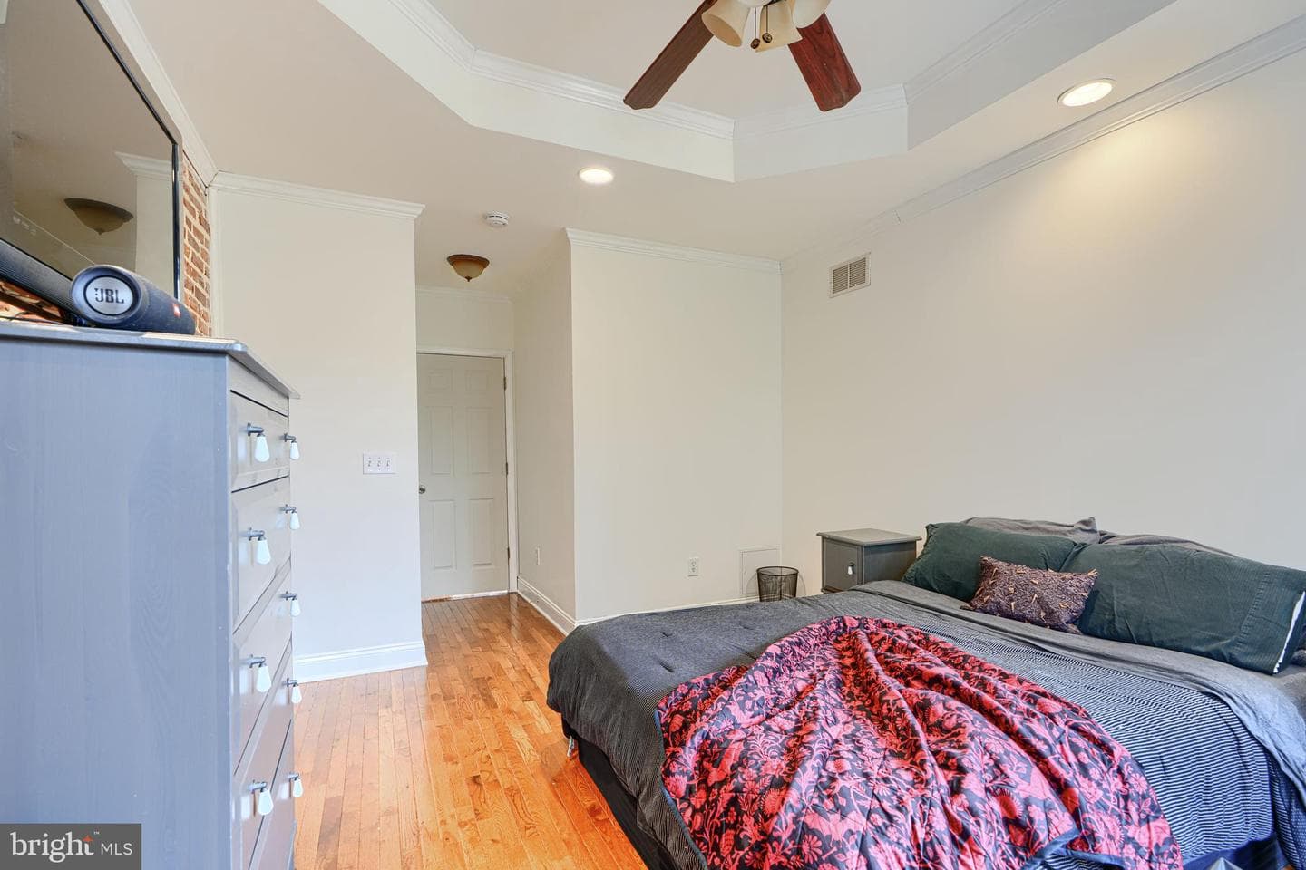 35 N Linwood Avenue photo 17