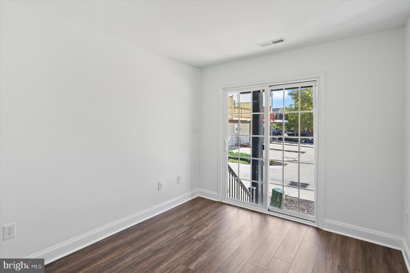 829 Mchenry Street photo 8