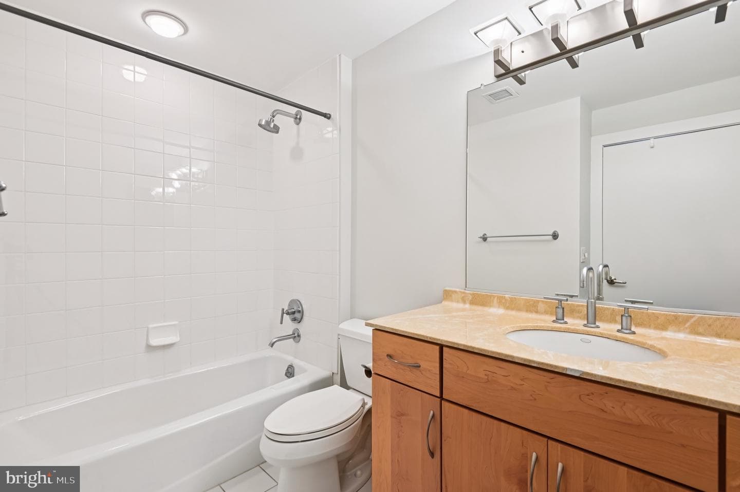 1400 Lancaster Street #902 photo 32