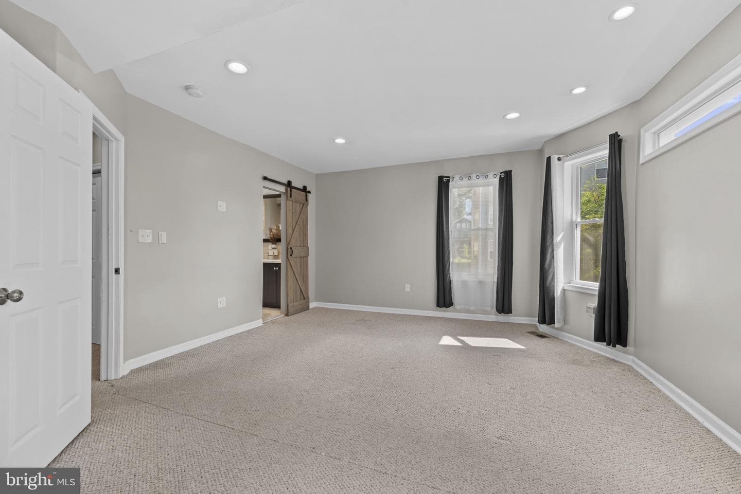 2205 Elsinore Avenue photo 10
