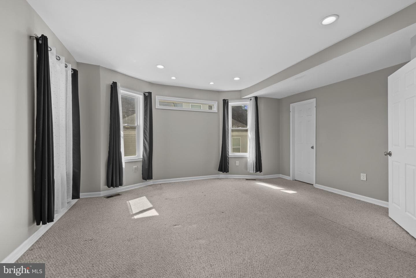 2205 Elsinore Avenue photo 11