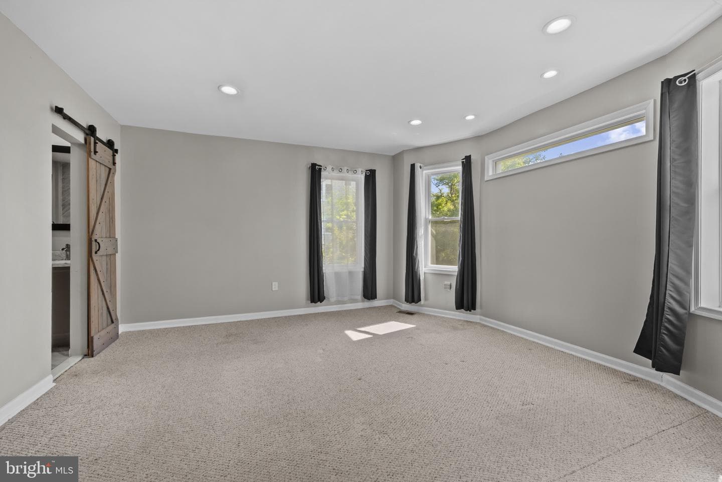 2205 Elsinore Avenue photo 8
