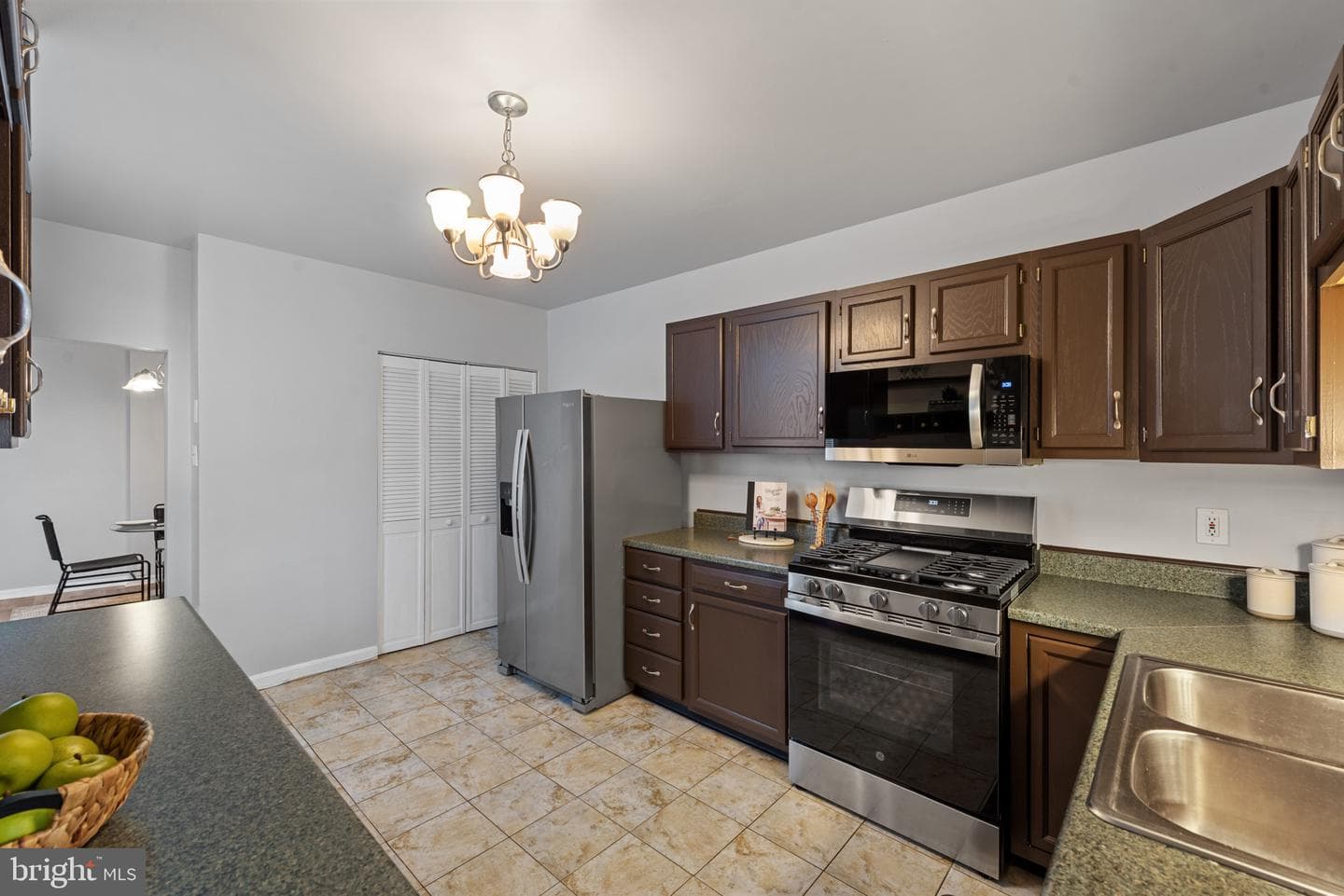 1307 Morling Avenue photo 10