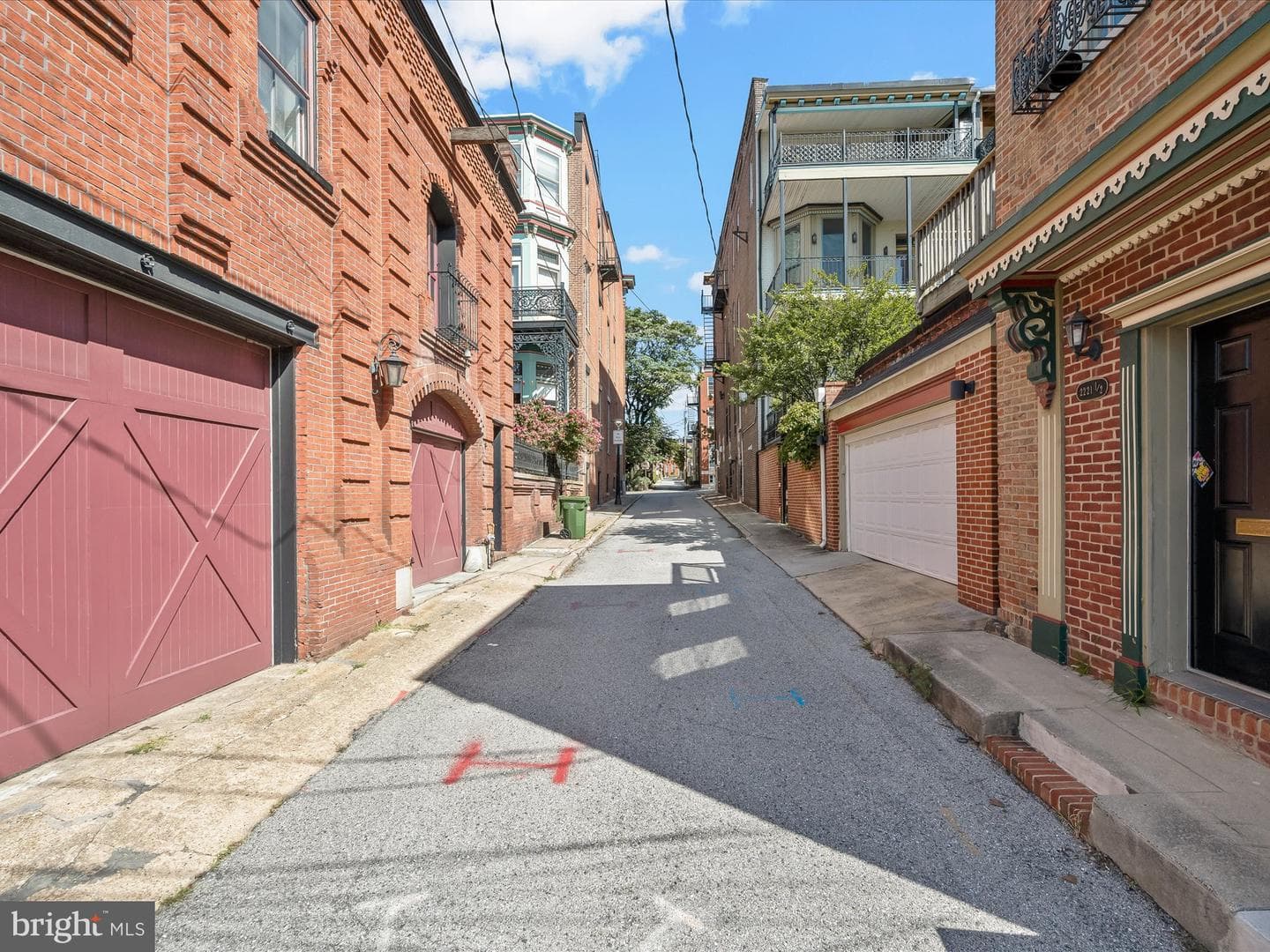 203 S Madeira Street photo 13