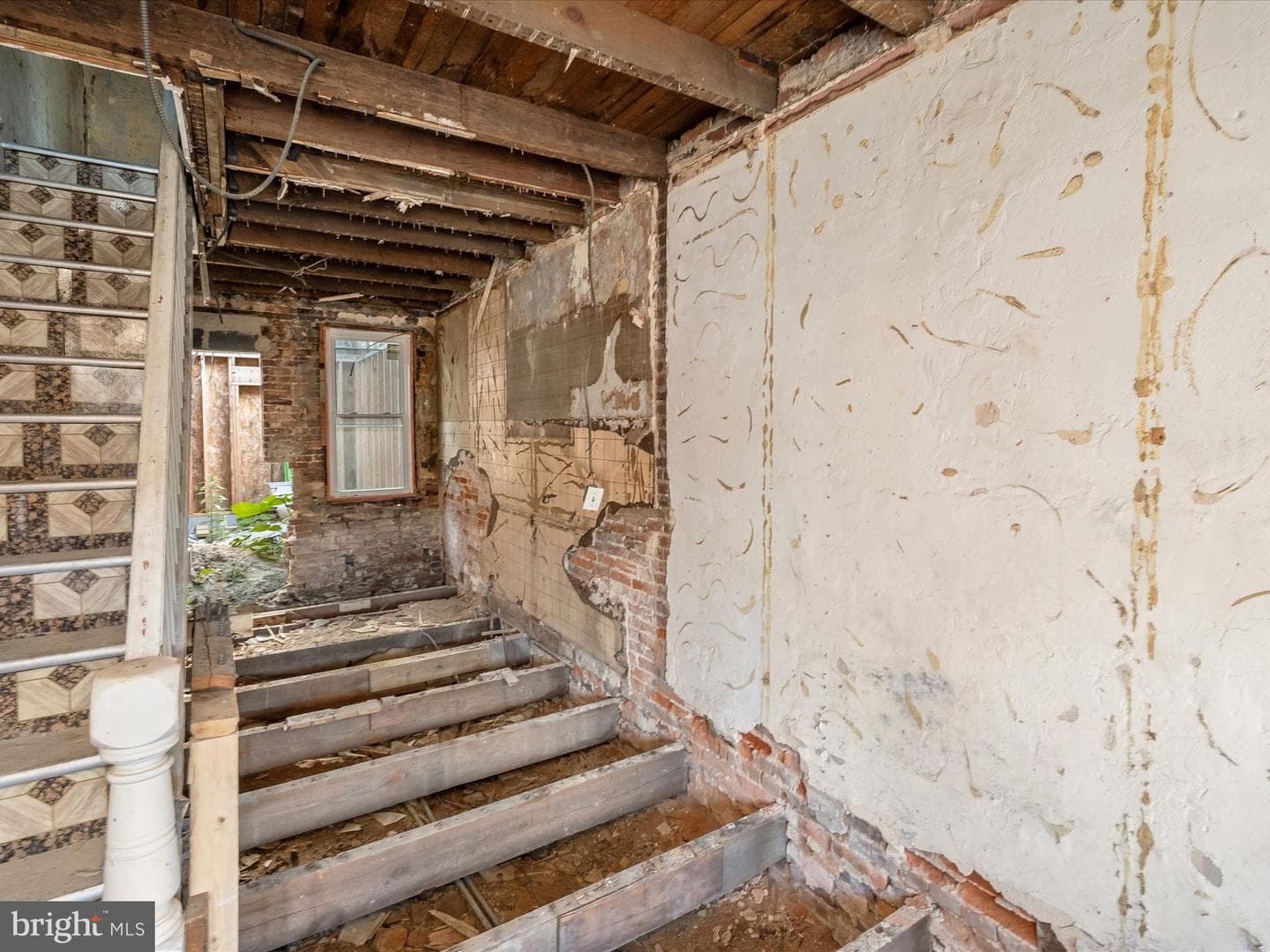 203 S Madeira Street photo 2