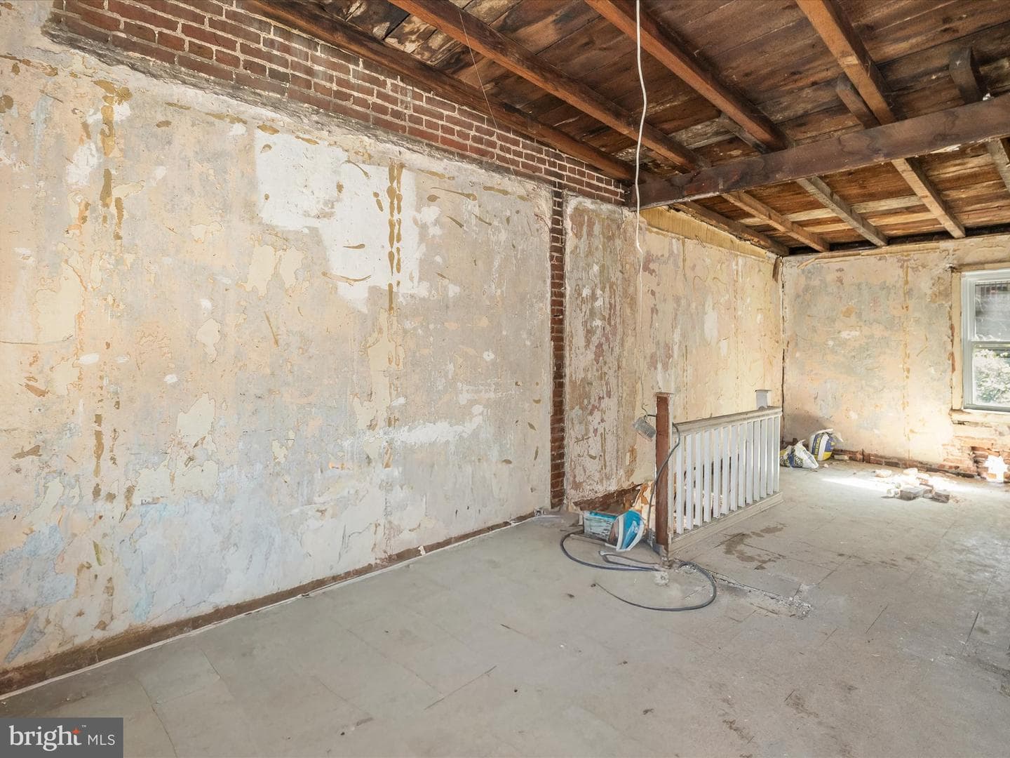 203 S Madeira Street photo 8