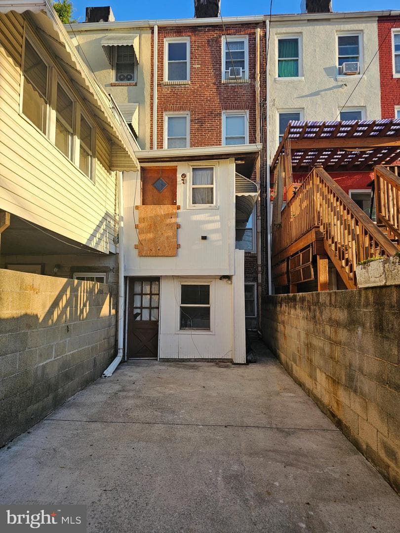 433 W 23rd Street photo 22