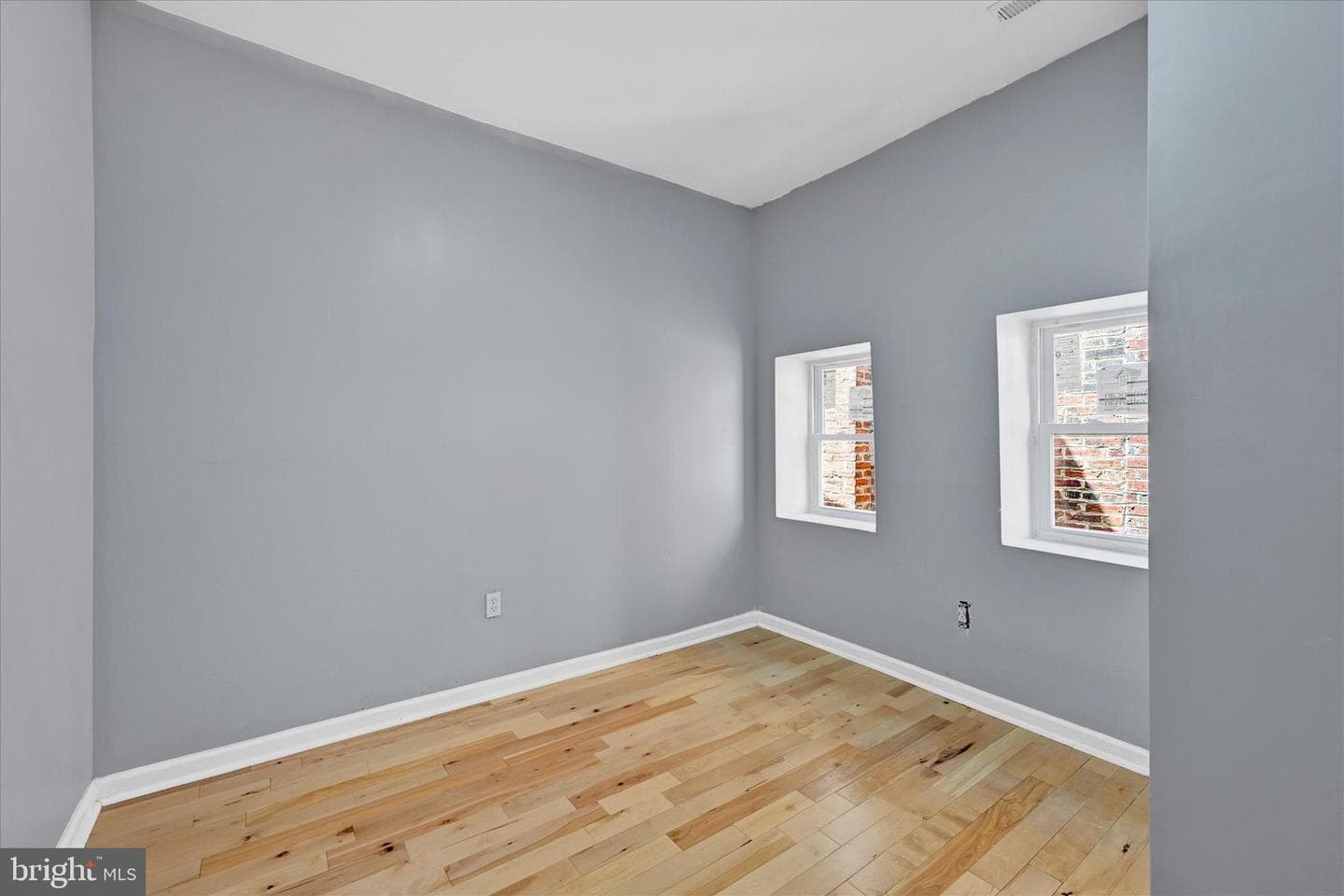 327 E 24th Street photo 18