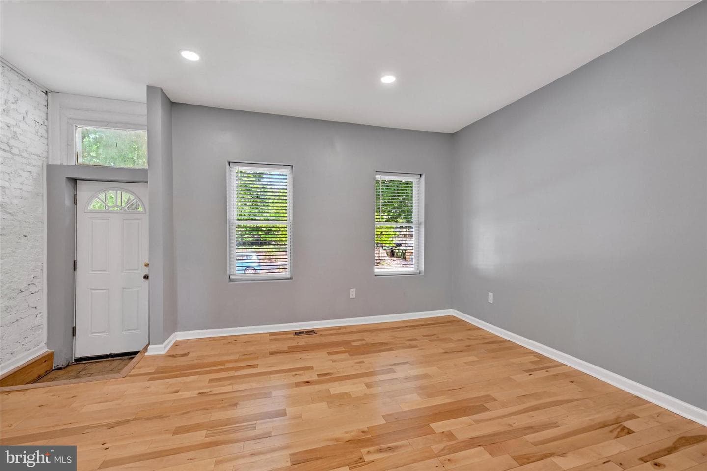 327 E 24th Street photo 3