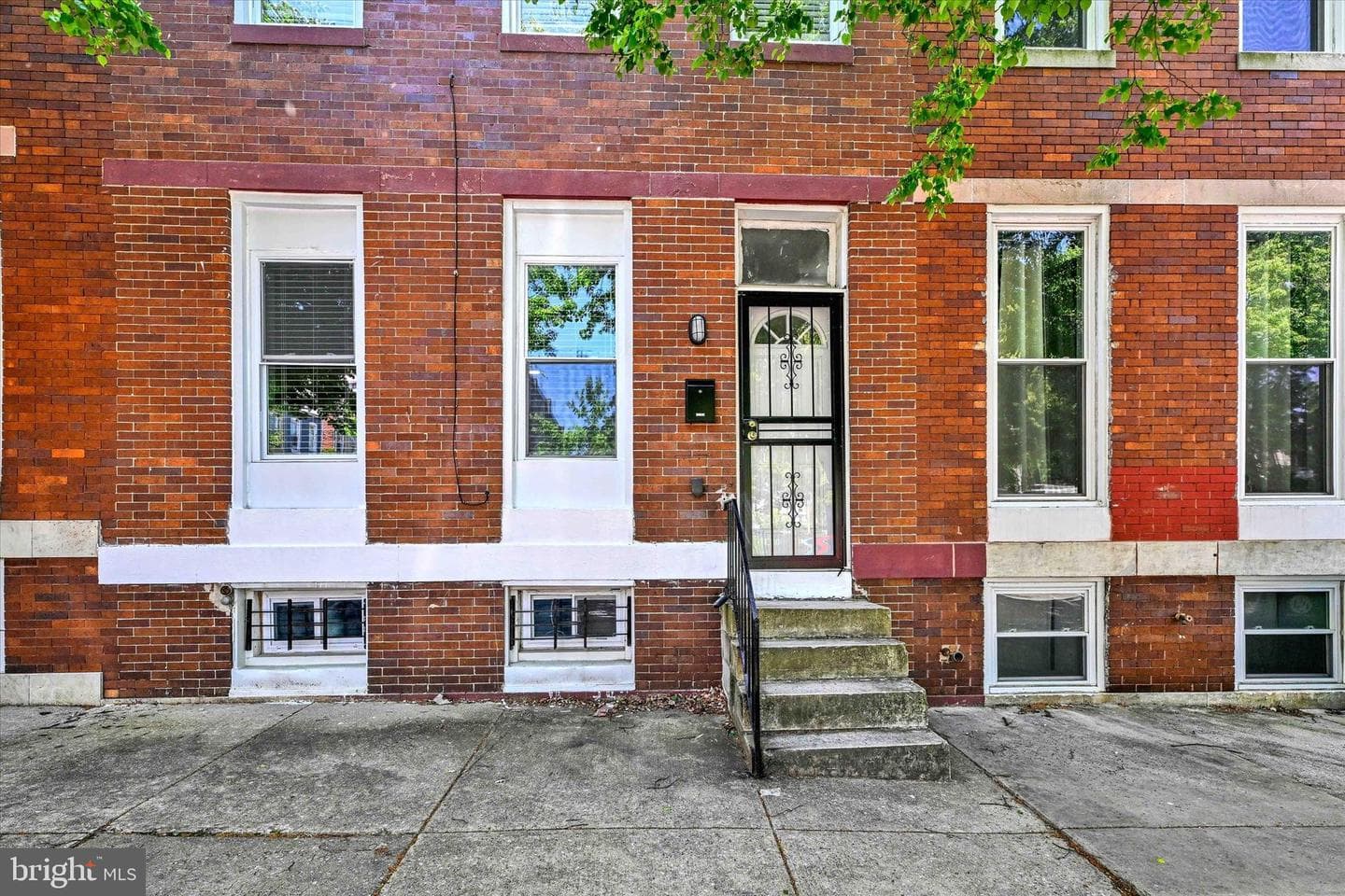327 E 24th Street photo 31