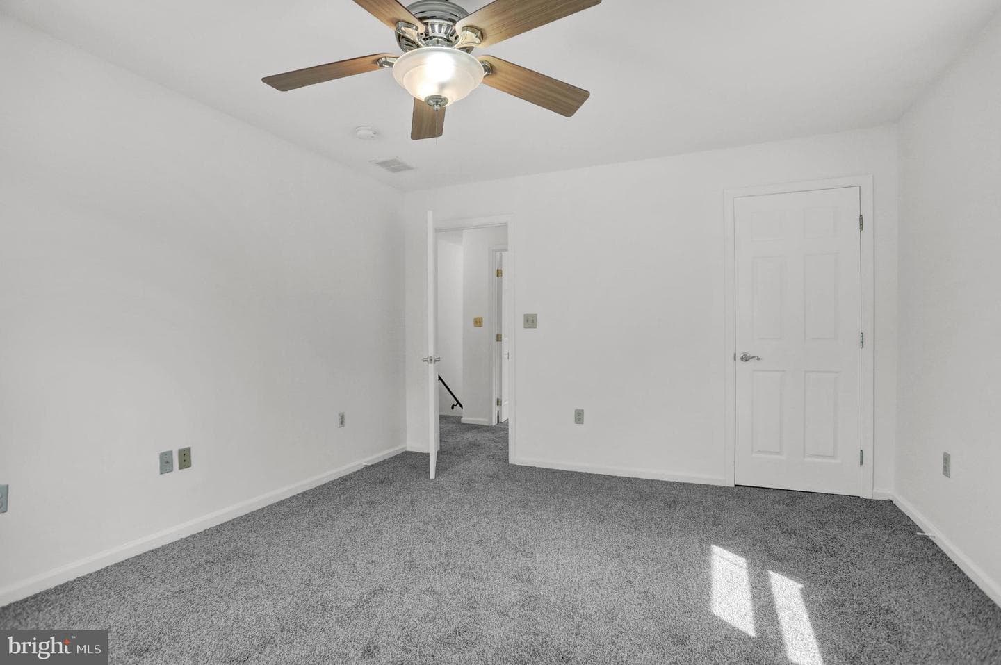 6405 Birchwood Avenue photo 10