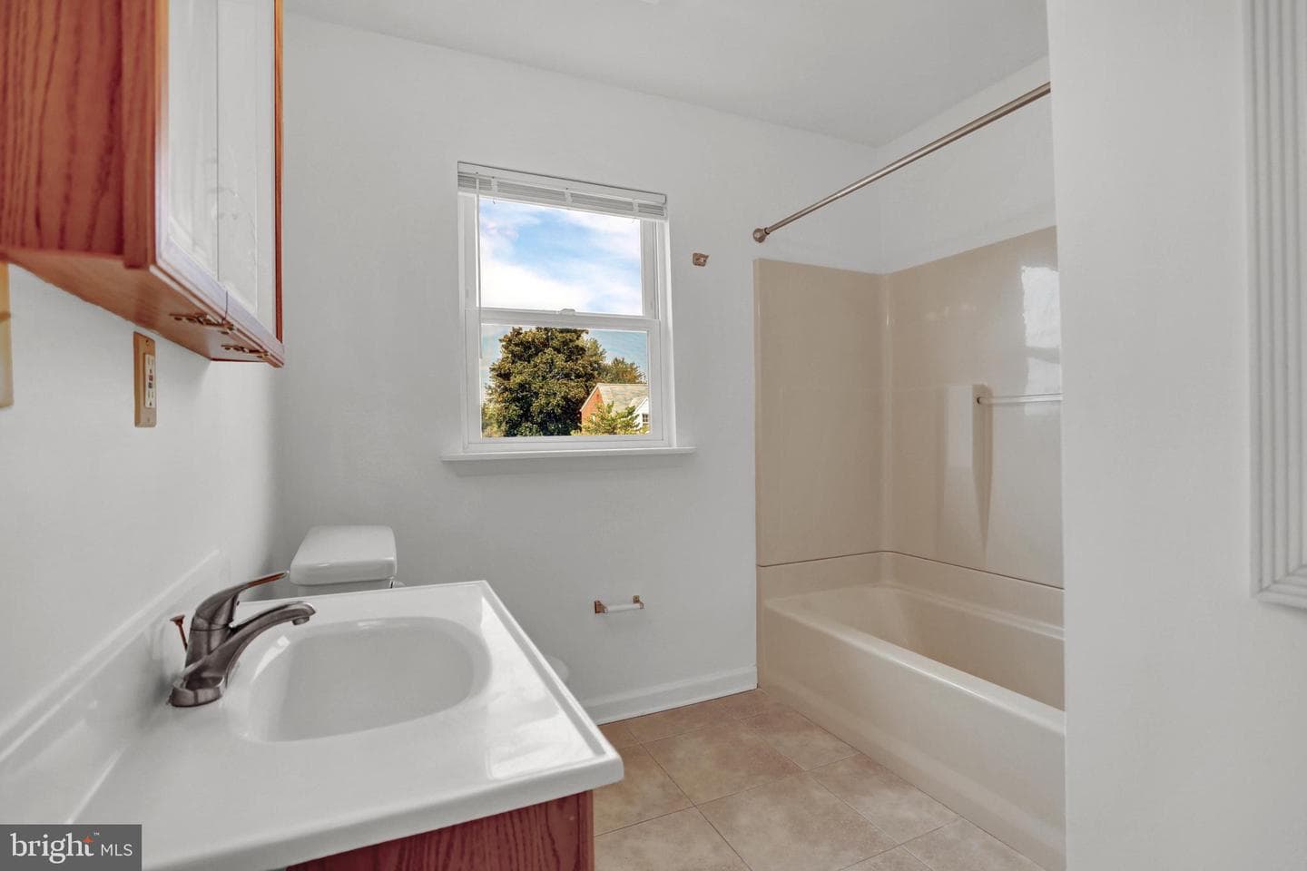 6405 Birchwood Avenue photo 12