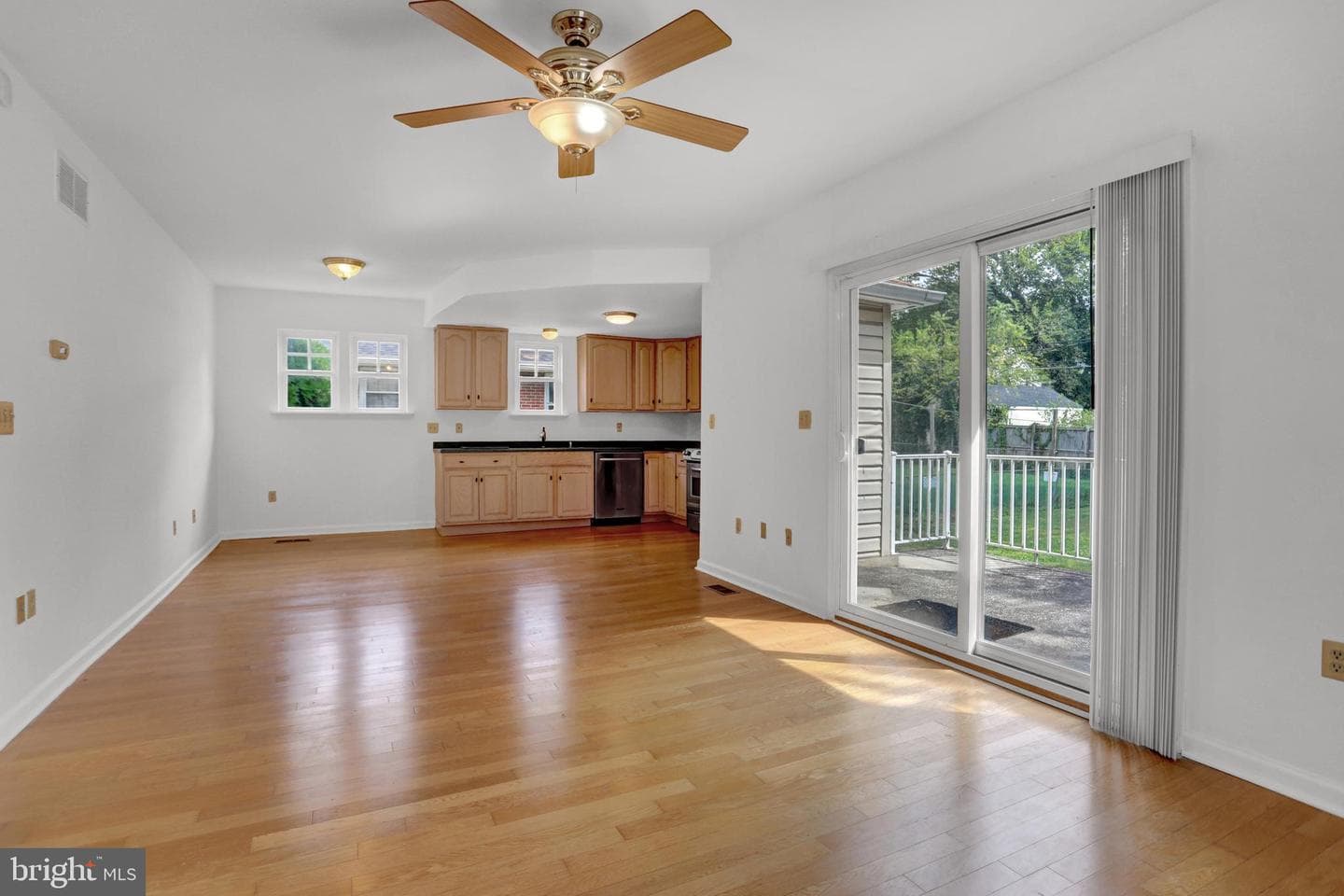 6405 Birchwood Avenue photo 15