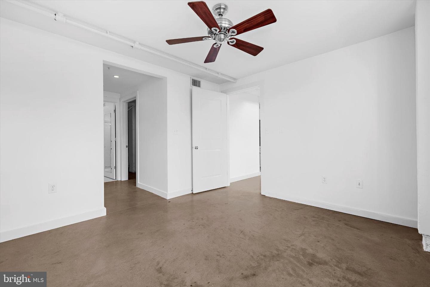 1220 Bank Street #303 photo 22