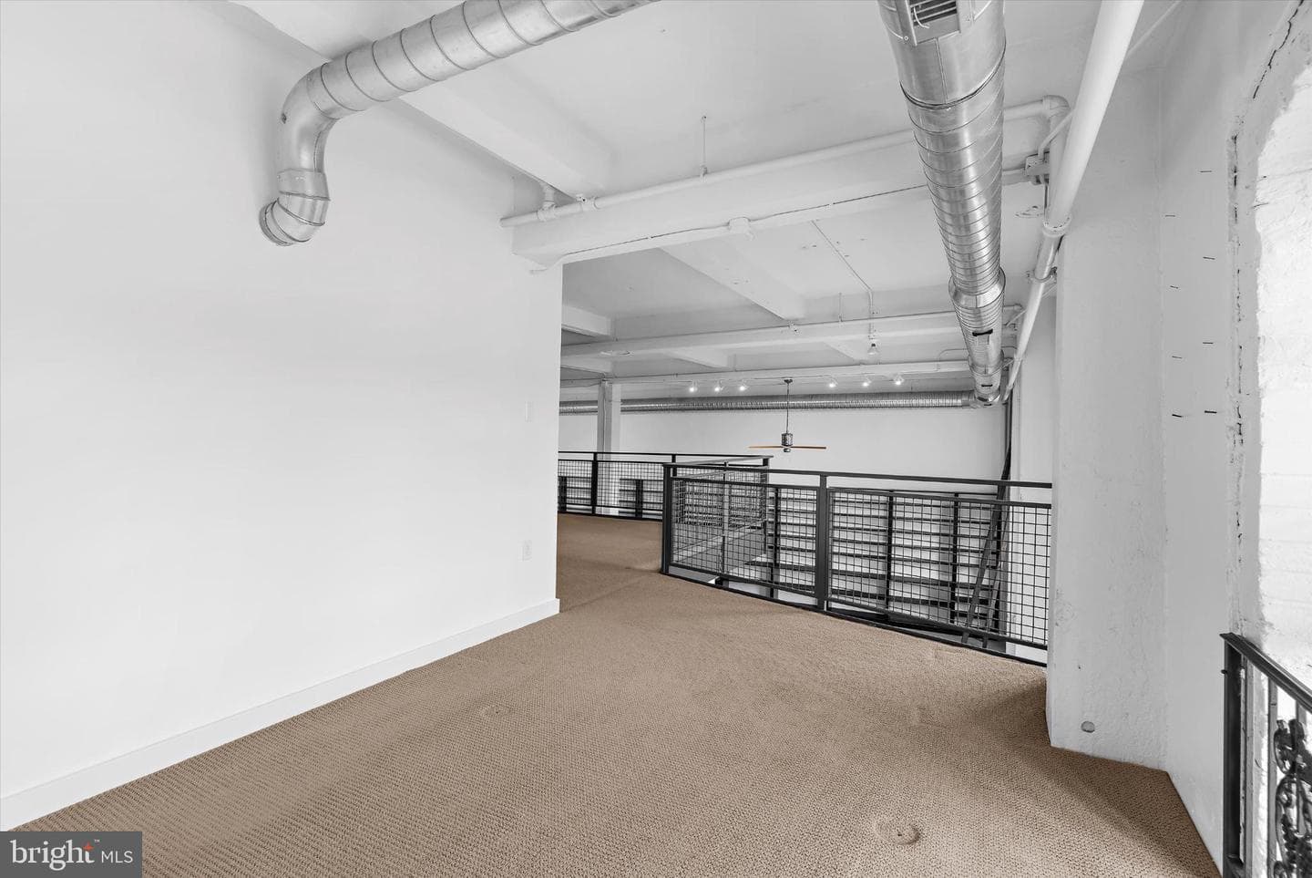 1220 Bank Street #303 photo 34