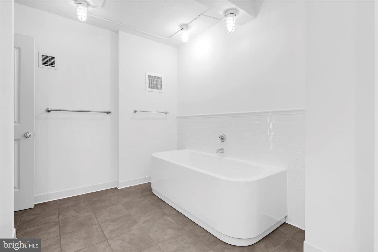 1220 Bank Street #303 photo 42