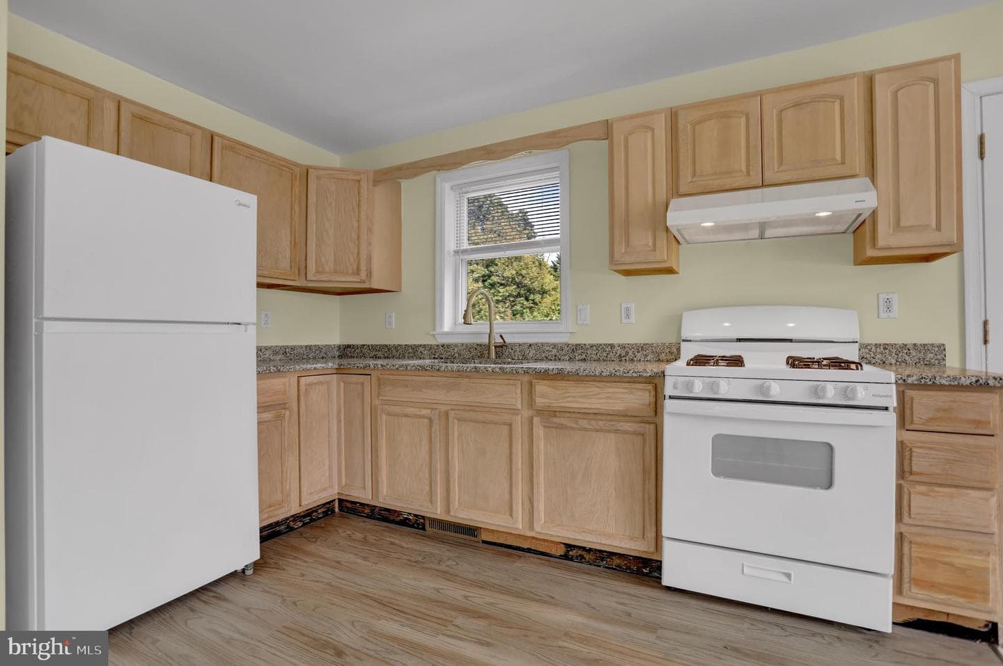 5916 Sefton Avenue photo 10