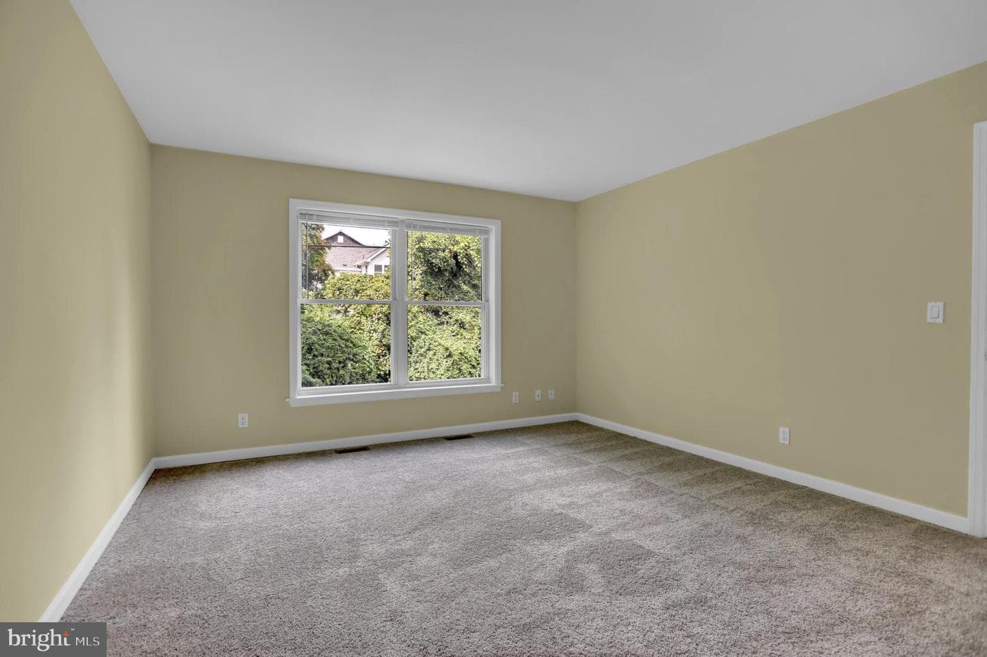 5916 Sefton Avenue photo 13
