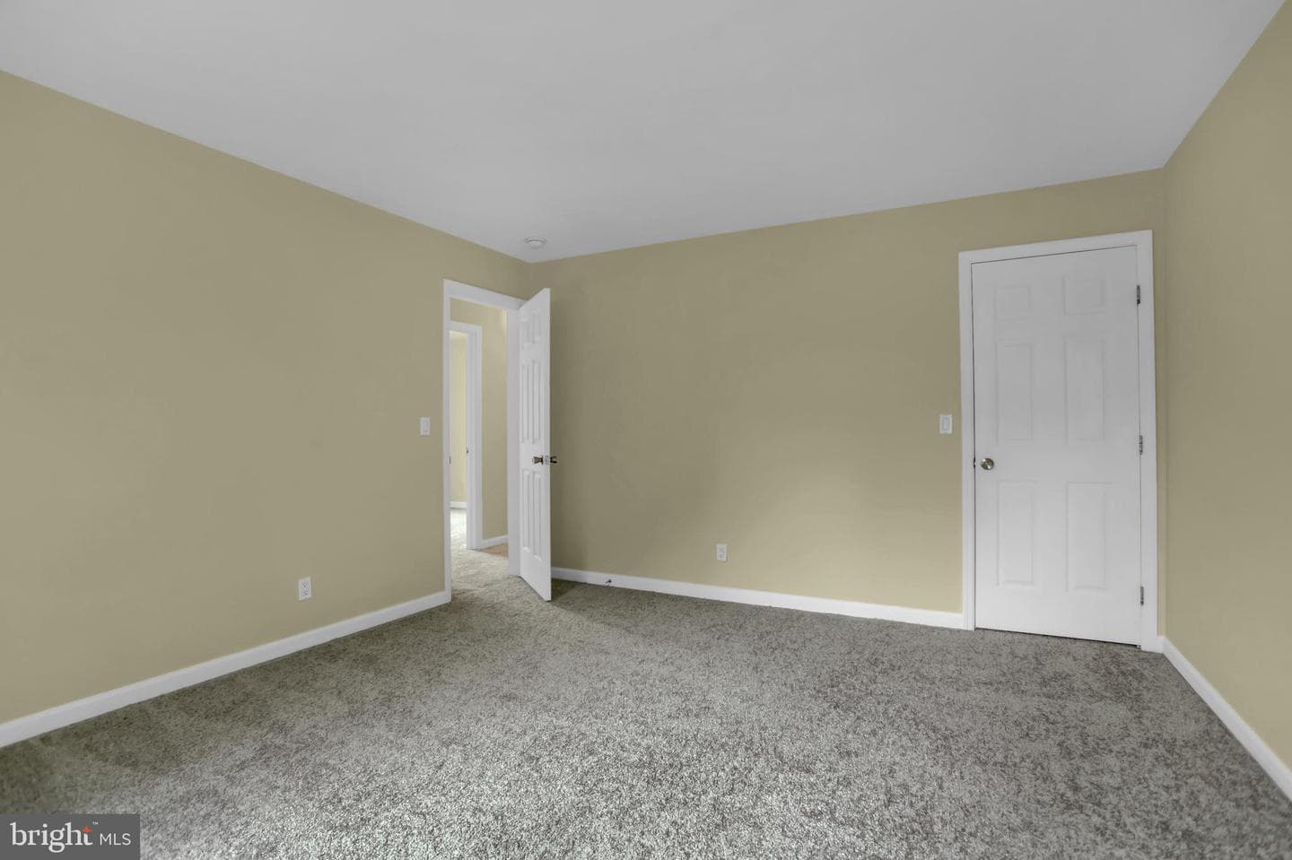 5916 Sefton Avenue photo 14
