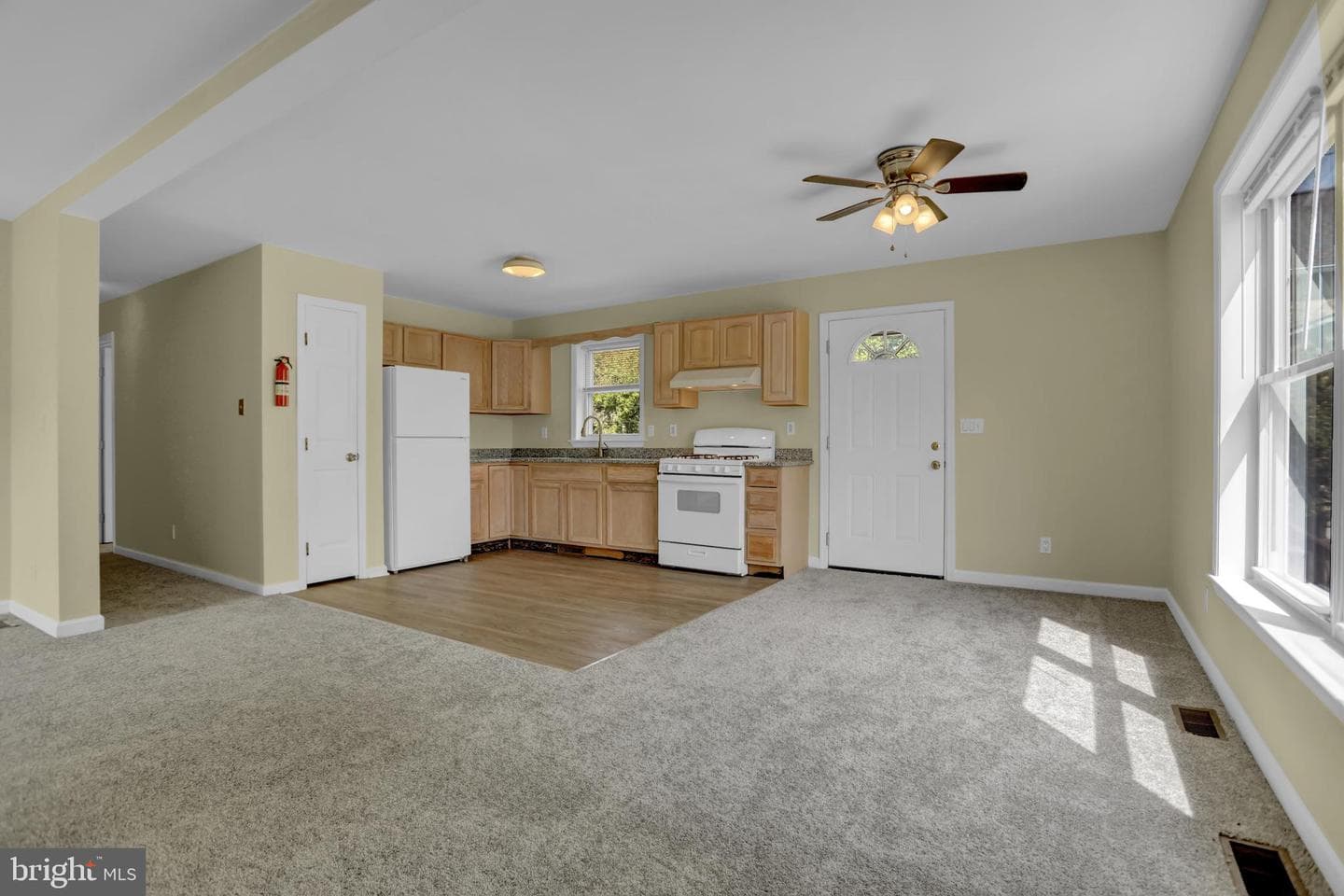 5916 Sefton Avenue photo 2