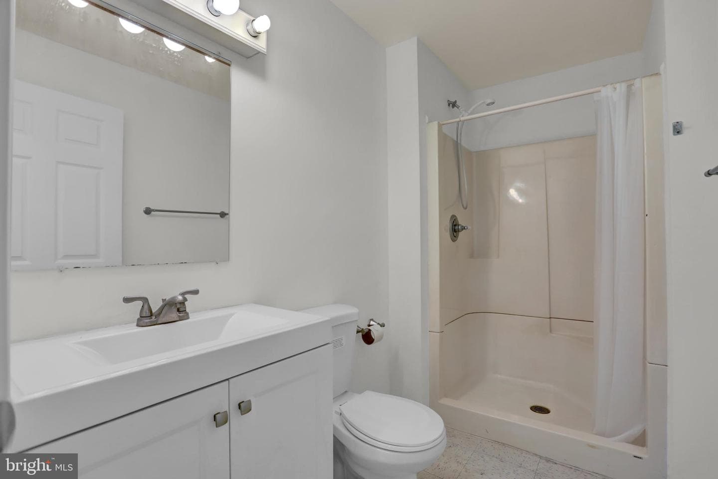 5916 Sefton Avenue photo 25
