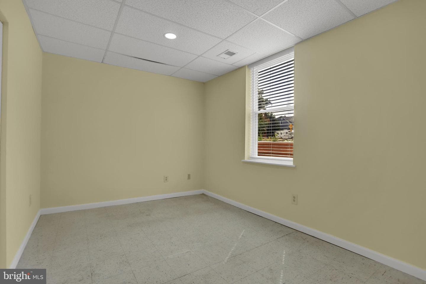 5916 Sefton Avenue photo 31