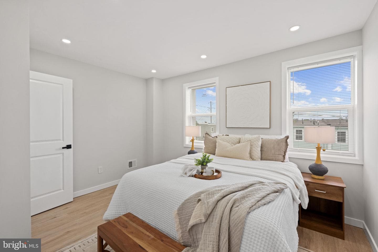 2237 E Chase Street photo 31