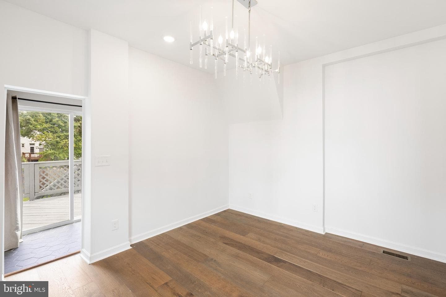 31 S Augusta Avenue photo 11