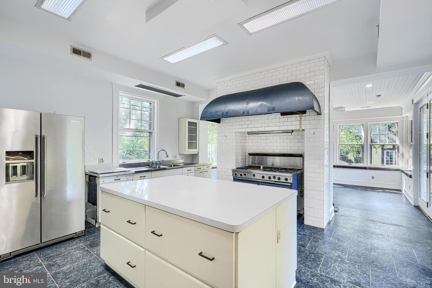 210 Ridgewood Road photo 15