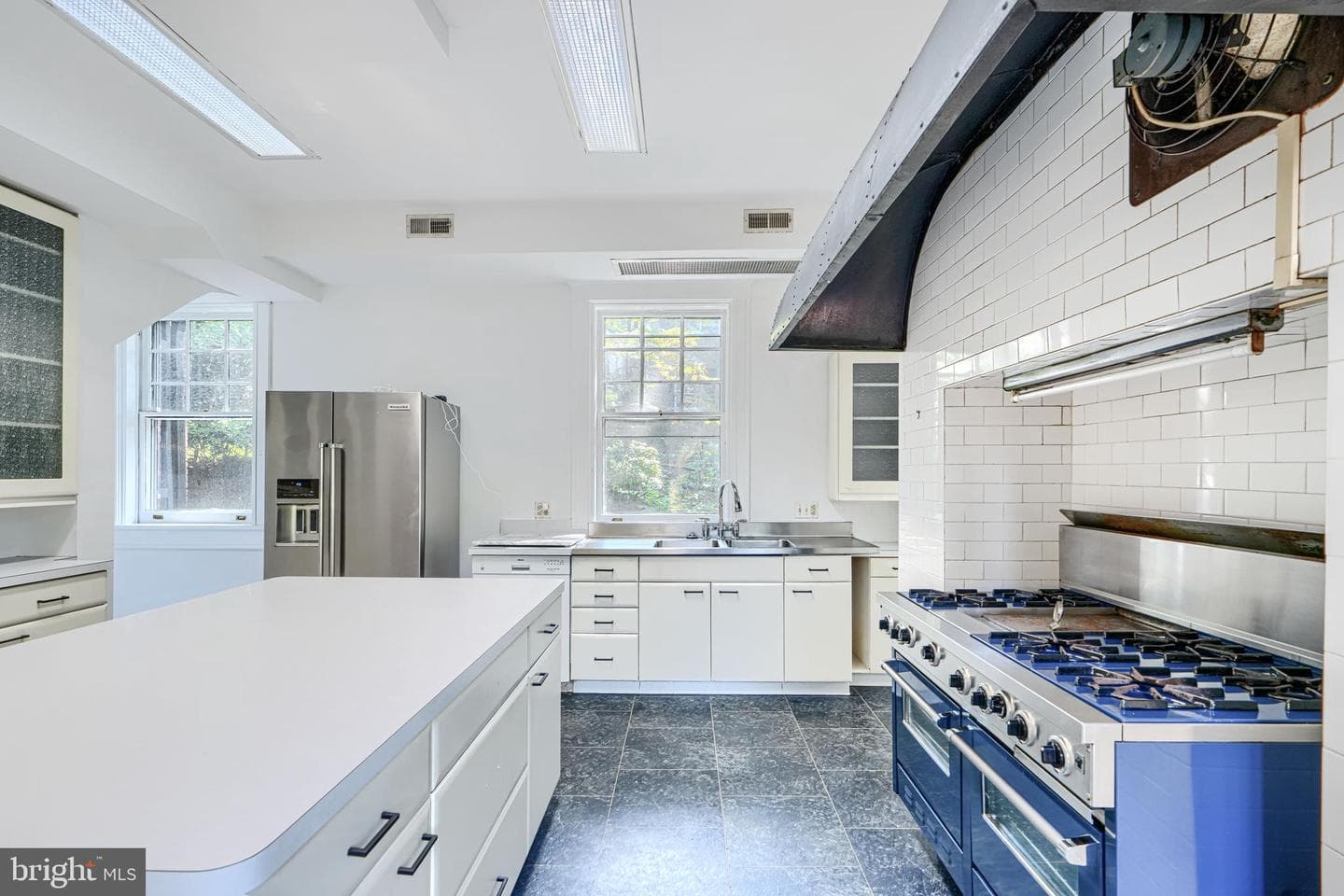 210 Ridgewood Road photo 16