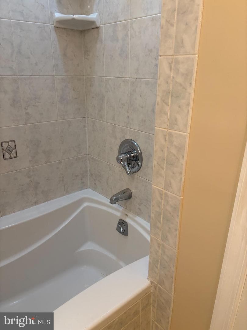 2606 Foster Avenue photo 13