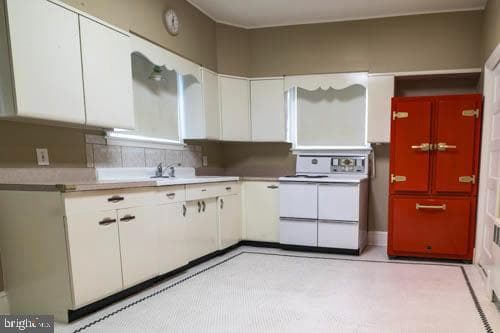 2504 Queen Anne Road photo 11
