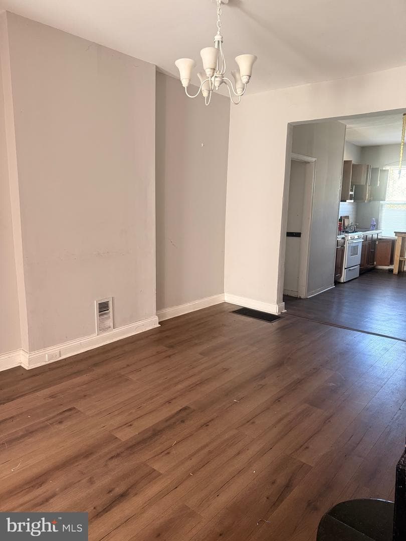 2110 Penrose Avenue photo 4