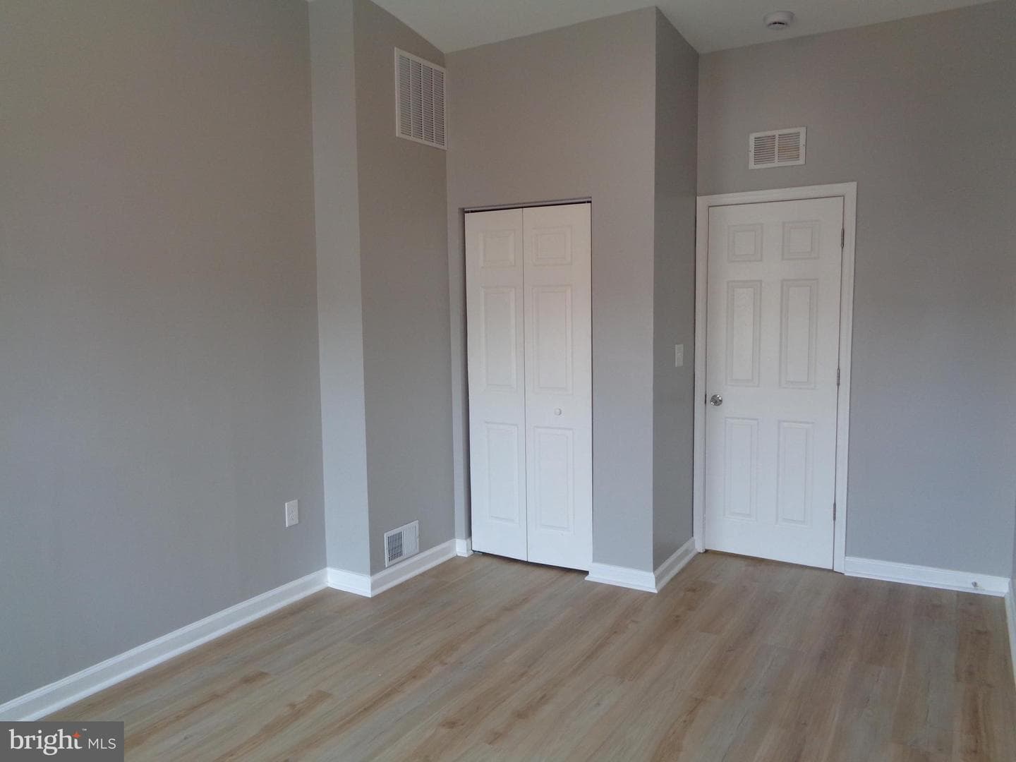 412 N Robinson Street photo 9