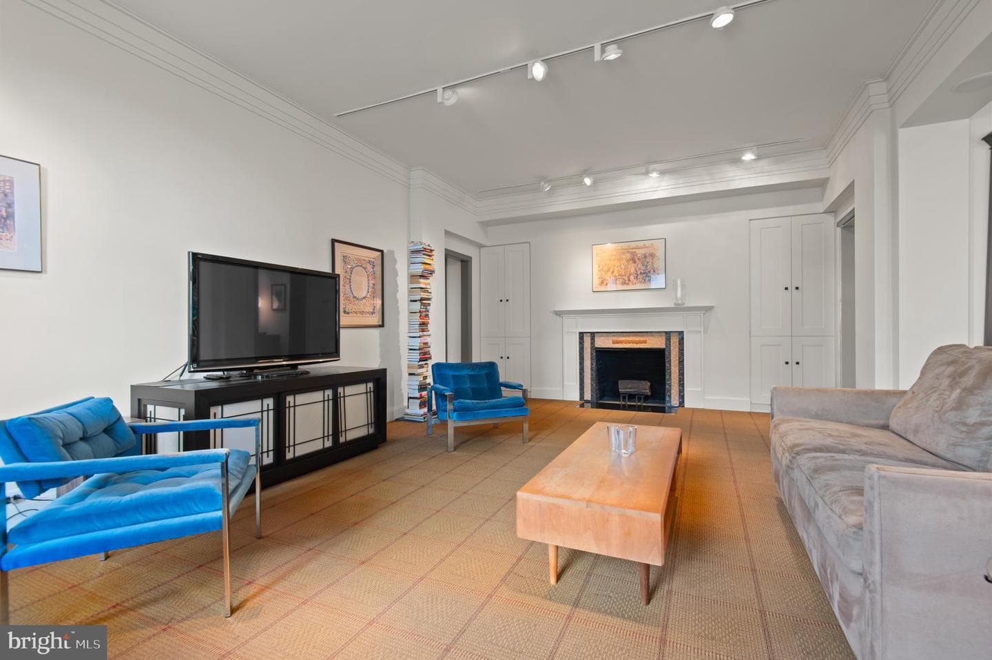 3908 N Charles Street #501 photo 14