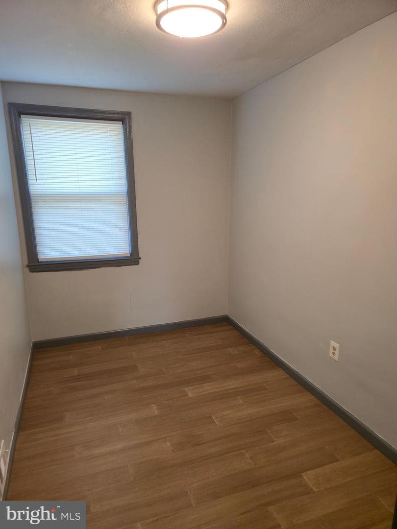 721 Roundview Road photo 28