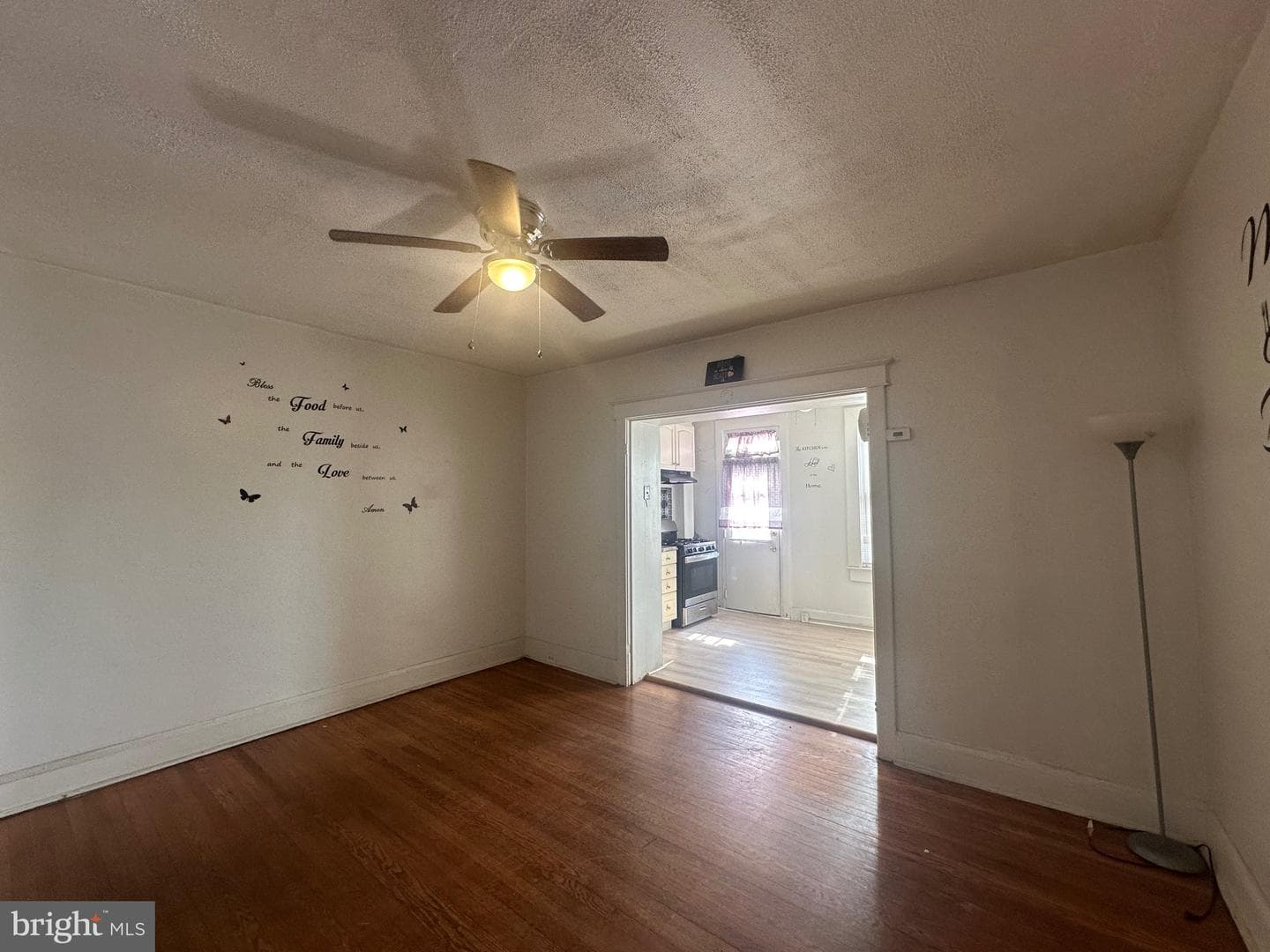 125 N Monastery Avenue photo 10