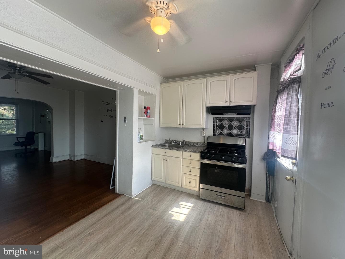 125 N Monastery Avenue photo 11